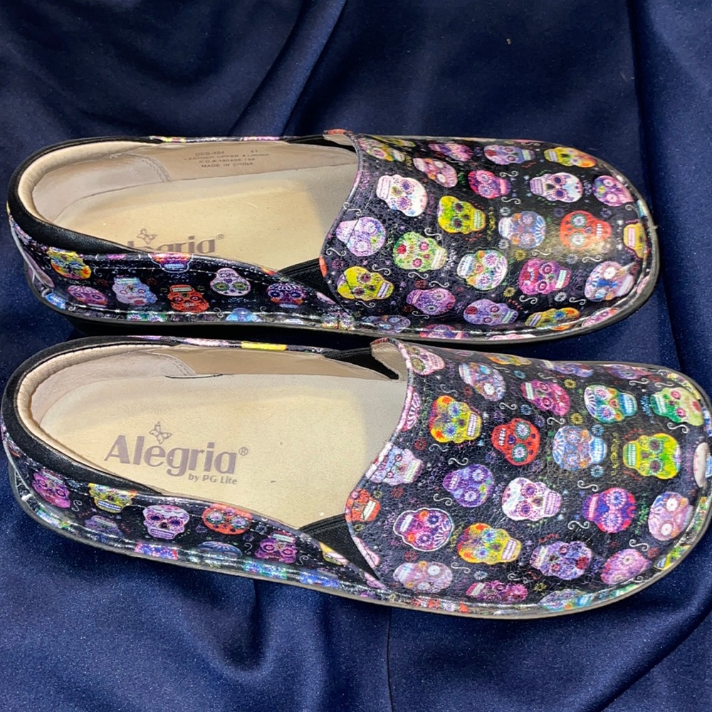 Alegria Clogs